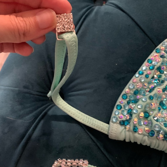 Sparkly ✨ competition bikini - Picture 6 of 10